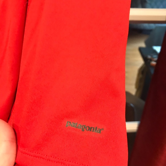 Patagonia men sports t shirt - Picture 3 of 5